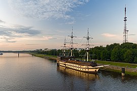 Veliky Novgorod. Volkhov river P7201008 2350.jpg