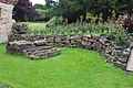 Kamienny mur w York Museum Gardens