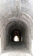 Interior del acueducto romano de Ansignan (Francia), construido como bóveda de cañón con hormigón romano.