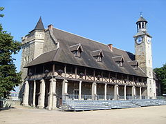 波旁公爵城堡（法语：Château des ducs de Bourbon à Montluçon）
