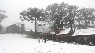 Neve a Caxias do Sul, città fondata da immigrati italiani nello stato di Rio Grande do Sul. Zona dal clima temperato