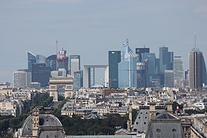 La Défense on merkittävä liikekaupunginosa Pariisissa.
