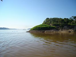 Monding van de Abuna (rivier) in de Mamore (rivier) op het noordelijkste punt van Bolivië