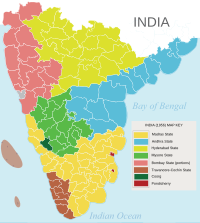 Indiako hegoaldea, hizkuntzen araberako berregituraketaren aurretik, 1955 inguruan. Alboan, Andhra Pradesh 1956-2014 tartean izan zituen mugekin.