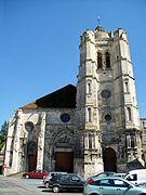 Le clocher et le portail de l'église Sainte Maxence (orienté nord-ouest).