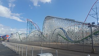 Twisted Colossus à Six Flags Magic Mountain