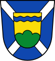 Gemeinde Biburg bei Augsburg In Blau ein durchgehendes silbernes Andreaskreuz, belegt mit einem goldenen Schild, darin im Schildhaupt ein schmaler blauer Wellenbalken über grünem Dreiberg.[8]