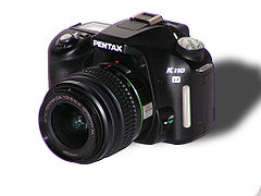 Pentax K110D avec objectif Pentax DA 18-55 mm f/3.5-5.6 AL.