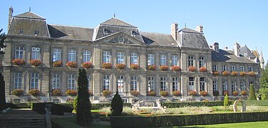 L’hôtel de ville.