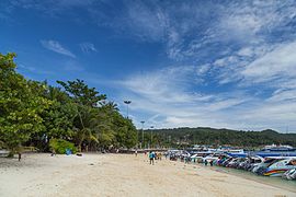 2016 Prowincja Krabi, Ko Phi Phi Don, Plaża Ton Sai (05).jpg