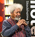 Wole Soyinka escritor que Prêmio Nobel da Literatura de 1986.