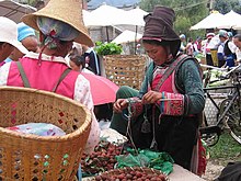 Market day in Shaping, near Erhai lake, Yunnan, China.jpg