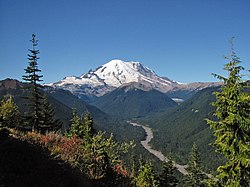 Kaskadeihin kuuluva Mount Rainier Washingtonin osavaltiossa, Yhdysvalloissa.