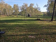 Widok polany od zachodu, w tle Kopiec Piłsudskiego