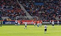 Tor zum 1:2 für Deutschland im Finale. Der Freistoß von Trinks (Nr. 19) schlägt neben dem linken Pfosten ein.