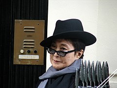 Retrato de Yoko Ono