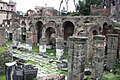 3. Resten van een basilica in Rome .