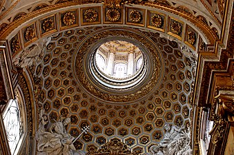 Klassisk lanternin på San Luigi dei Francesi.