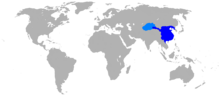 A map of the Western Han Dynasty in 2 AD: 1) the territory shaded in dark blue represents the principalities and centrally-administered commanderies of the Han Empire; 2) the light blue area shows the extent of the تاریم طاس protectorate of the Western Regions.[1]