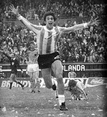 קמפס חוגג לאחר שהבקיע מול הולנד בגמר גביע העולם, 1978