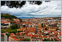 Lisbonne vue de haut : ensemble de bâtiments couleur brique