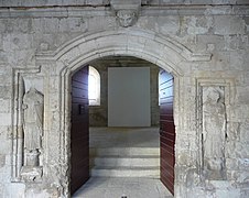 Galerie sud, porte du réfectoire.