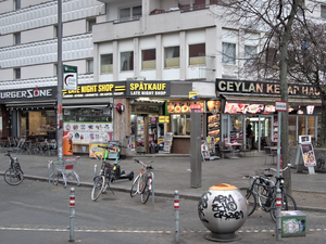 Späti and eateries at Nollendorfplatz