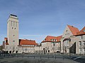 Deutsch: Wasserturm und Rathaus