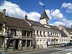 Auberge et mairie, rue du Général-de-Gaulle.