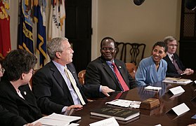George Bush with Darfur advocates April 28, 2006.jpg