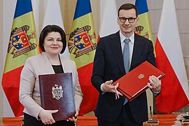 Mateusz Morawiecki spotkał się z Natalią Gavrilița w KPRM (2022.04.08) 05.jpg