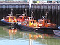 Bateaux pilotes du port de Rouen dans un bassin du port du Havre.