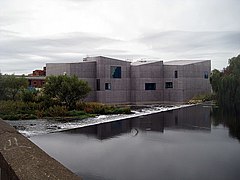 英国韦克菲尔德赫普沃思·韦克菲尔德美术馆（英语：The Hepworth Wakefield）