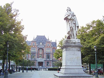 Place Anneessens/Anneessensplein (François Anneessens) e Haute École Francisco Ferrer