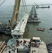 De stormvloedkering in de Oosterschelde was zo n grootschalig en specialistisch project dat bij de bouw ervan een geheel nieuwe aanpak nodig was ID471222.jpg