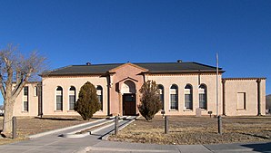 Hudspeth County Courthouse in Sierra Blanca, gelistet im NRHP mit der Nr. 75001993[1]