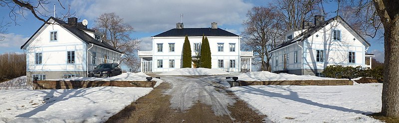 Bockholmssättras gård i mars 2013. Vy från syd.