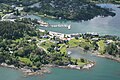 Gjermundshamn fergeleie i Hatlestrand, Kvinnherad kommune, Hardanger. Stedet Gjermundshamn består av havnen og odden hvor fergeleiet befinner seg. Foto: Anbjørn Høivik