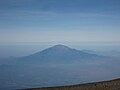 Поглед на Меру од врвот на Килиманџаро