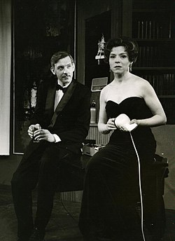 Arne Eriksson och Harriet Hedenmo i Bättre sent än aldrig på Helsingborgs stadsteater 1962.