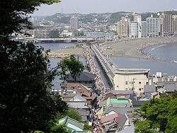 Fujisawa'nın Enoshima'dan görünümü