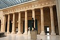 Reconstrucció d'una secció de la columnata al Museu de Cinquantenari a Brussel·les, Bèlgica