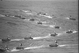 RUBBER DINGHIES at INDEPENDENCE DAY 1971 D144-015.jpg