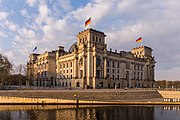 Reichstag dari sisi timur laut