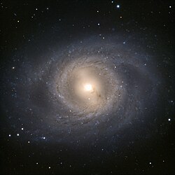 M95 בצילום של הטלסקופ הגדול מאוד