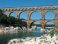 Deutsch: Teil eines Aquädukt von Pont Du Gard: Ein beeidruckendes Bauwerk aus der Römerzeit,bei Nîmes.