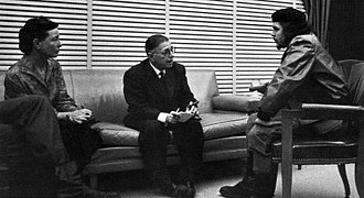 Jean-Paul Sartre y Simone de Beauvoir con el Che Guevara.