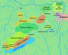 Carte des subdivisions du massif de Transdanubie avec les collines de Buda à l'est.