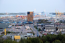 Nordsjö hamn i Helsingfors er en av landets største containerhavner.