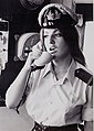 קצינה שלישית אביגיל בכלר באוניית צים. האשה הראשונה בישראל שהוסמכה לתפקיד קצין משמרת גשר, 1972.[ב]